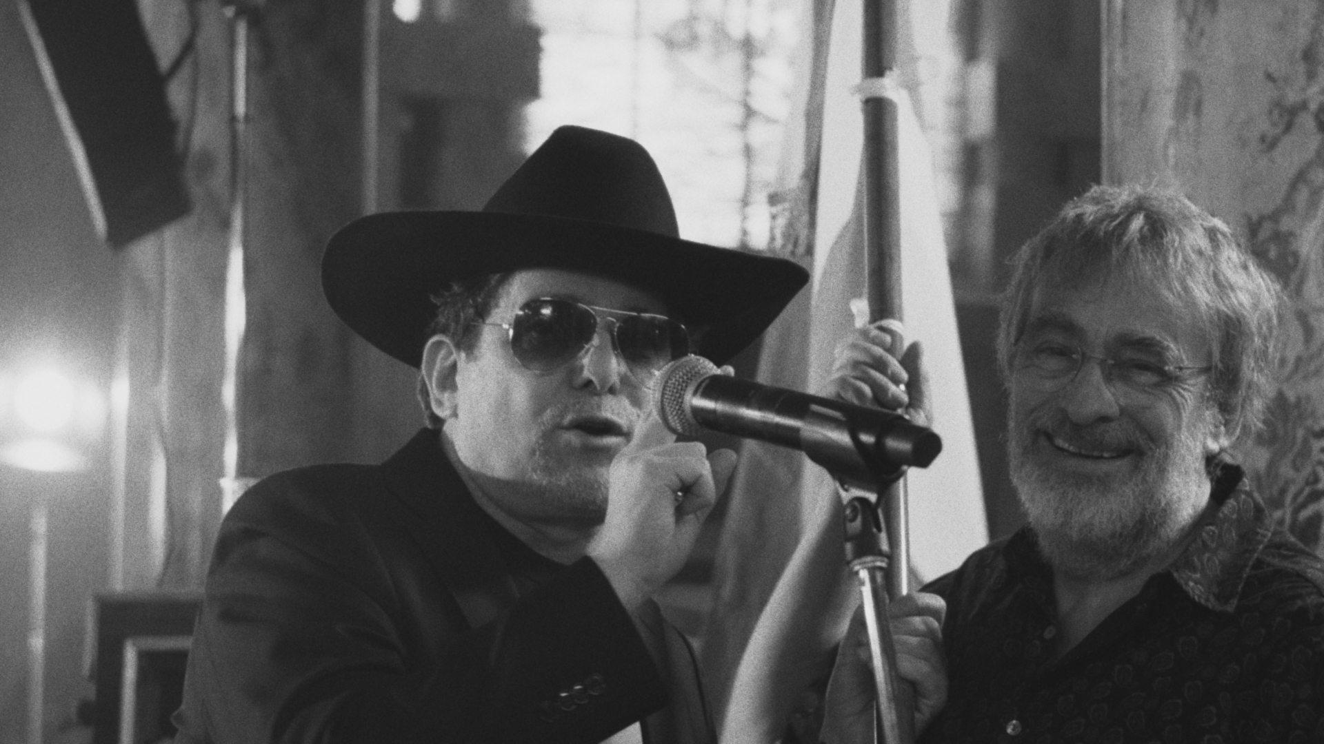 Andrés Calamaro feat. Los Auténticos Decadentes – Costumbres argentinas